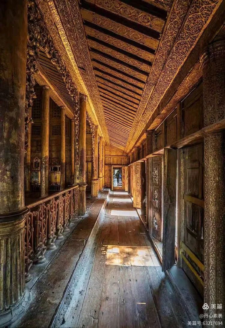 金色宫殿柚木寺